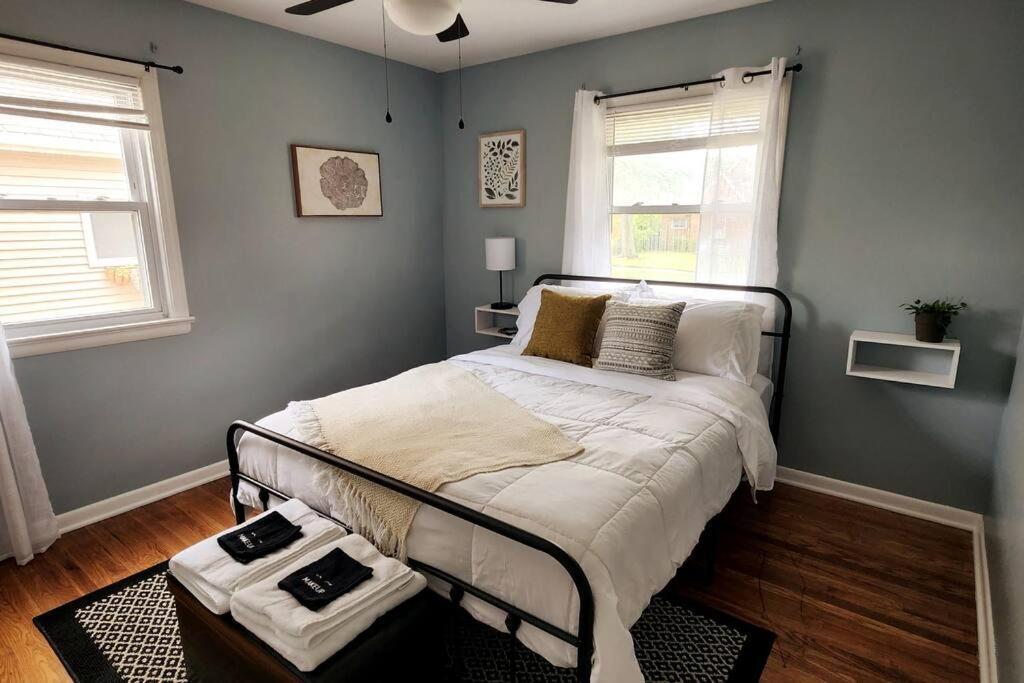 Apartment Cozy House Near Erie, 10 Minutes To Downtown. *