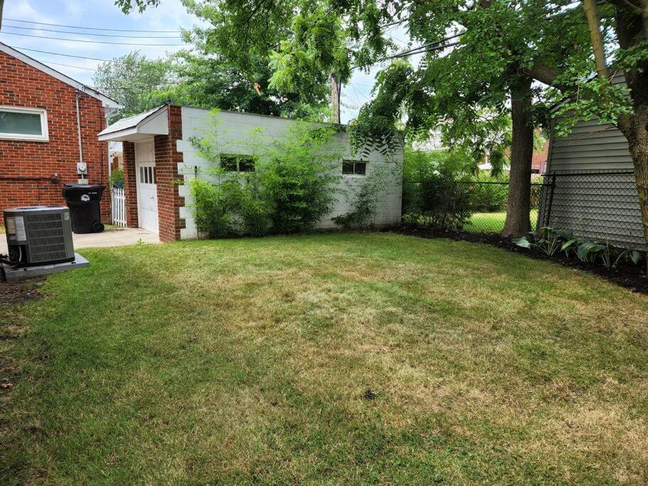 Cozy House Near Erie, 10 Minutes To Downtown. *